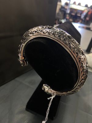 WOMEN'S CUFF BRACELET