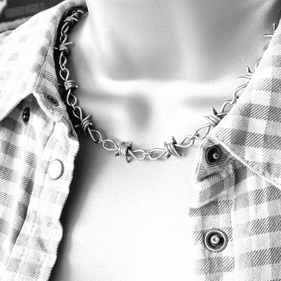 Women's Barbed Wire Necklace