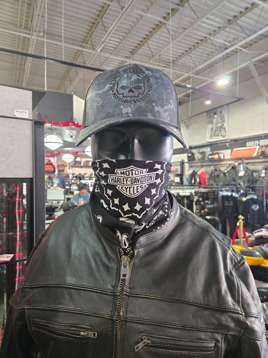 HD CAMO TRUCKER HAT (ON SIZE)