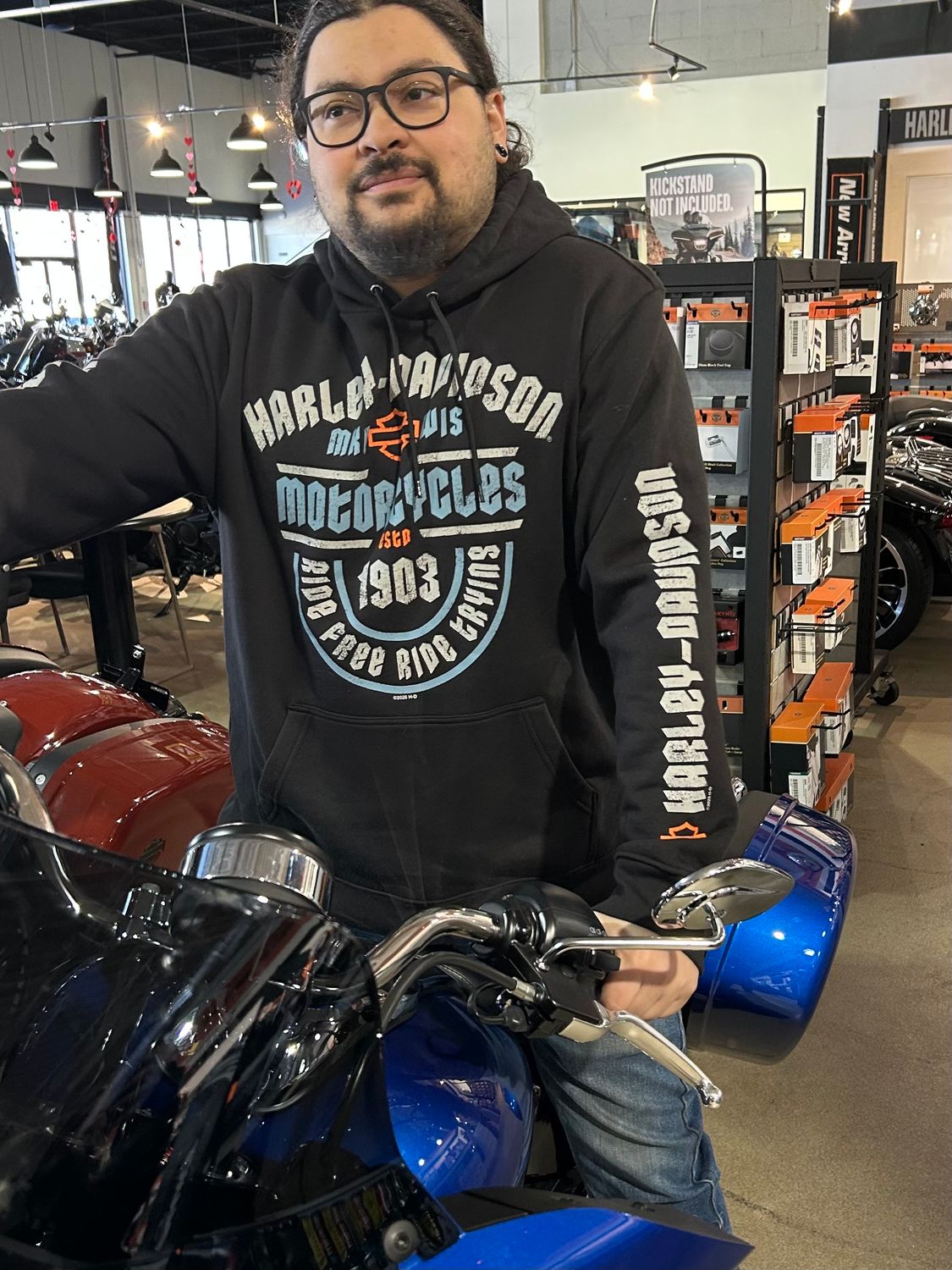 TRYING PULLOVER HOODIE