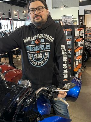 TRYING PULLOVER HOODIE