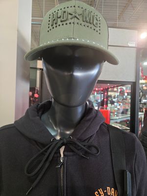 HD MEDAL TRUCKER HAT (ONE SIZE)