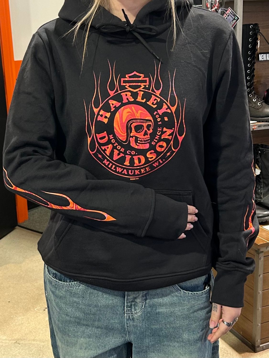 CIRCLE FLAME PULLOVER HOODIE