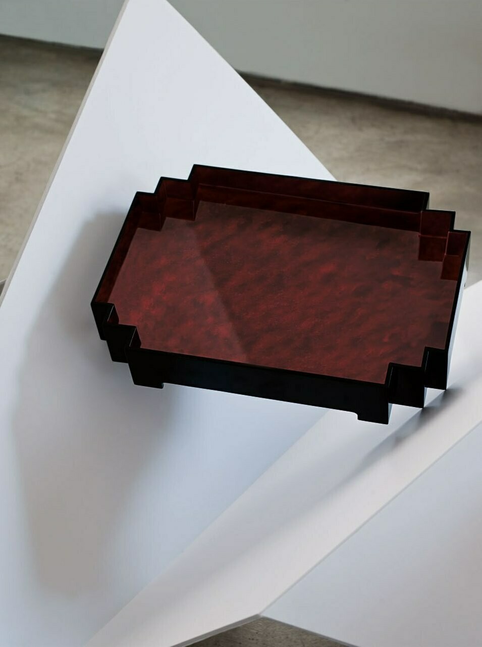 Lacquer Curved Tray with Tapered Edges