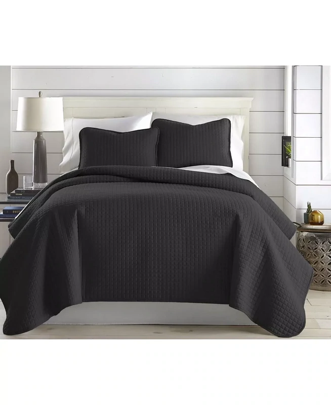 SOUTHSHORE FINE LINENS Vilano Oversized Black Microfiber Full/Queen Quilt and Sham Set