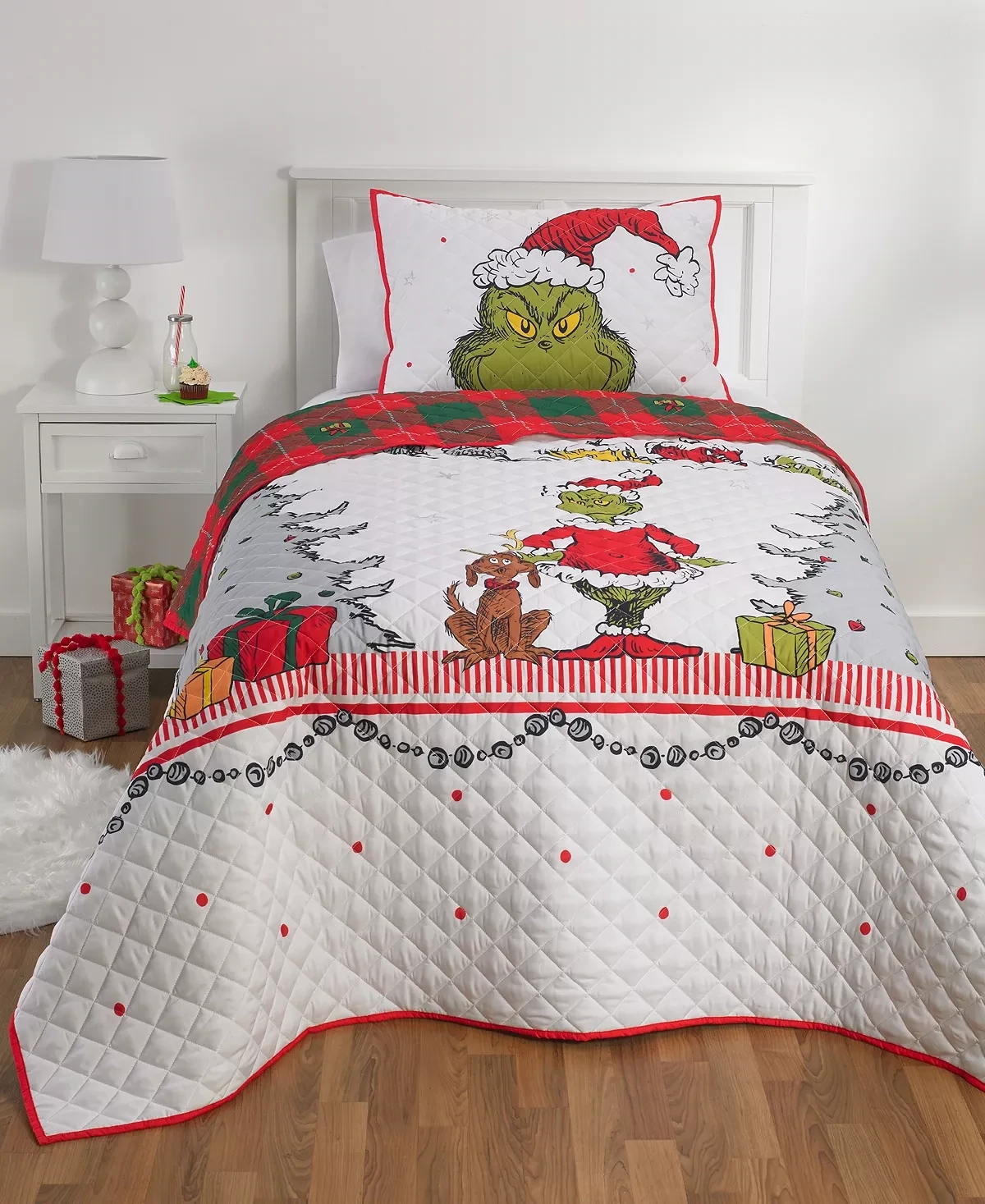 The Grinch 3-Pc. Full/Queen Quilt Set Bedding