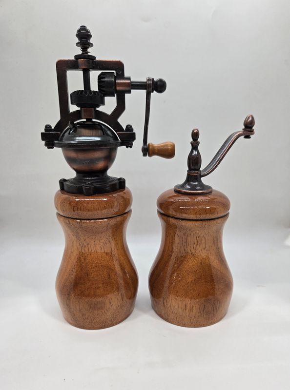 Pepper Mill Set