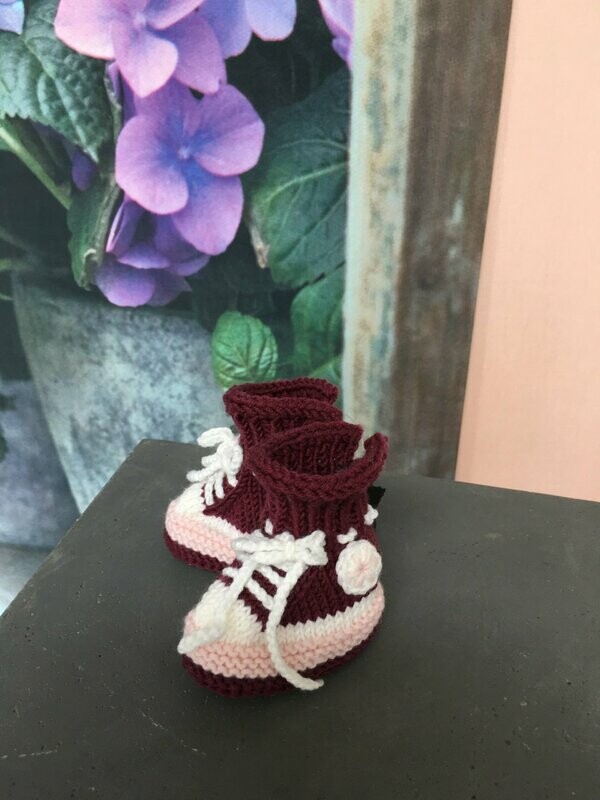 Baby Chucks in weinrot mit rose` Baby Chucks in weinrot mit rose`