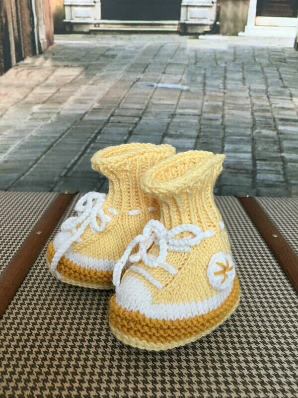 Baby Chucks in gelb
