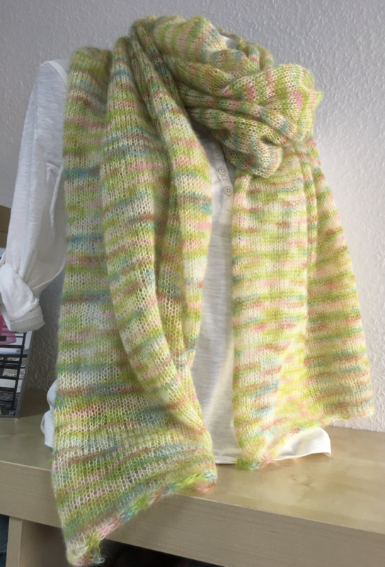 Superleichter, luftiger Schal aus Mohair und Seide Superleichter, luftiger Schal aus Mohair und Seide