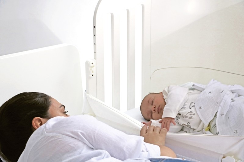Gaia Baby Co-Sleeping Adaptor - White/Natural