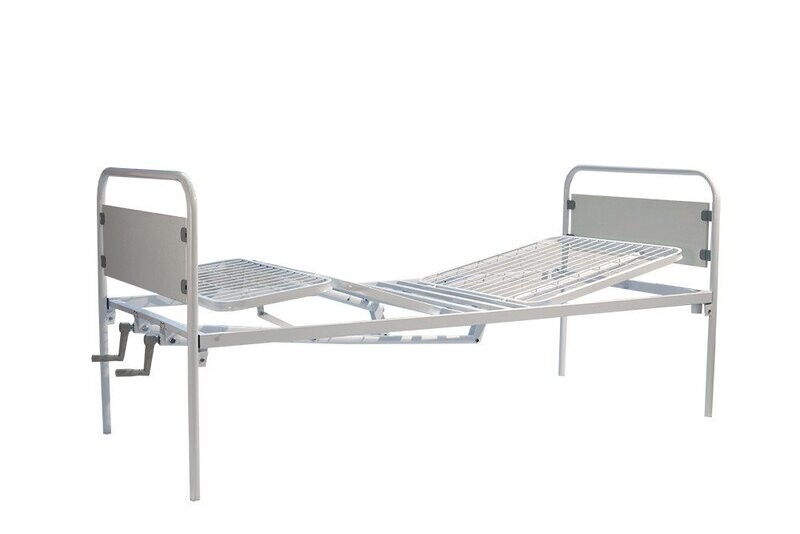 LETTO PIEGHEVOLE A RETE A DUE MANOVELLE
COD. L6 LETTO PIEGHEVOLE A RETE A DUE MANOVELLE
COD. L6