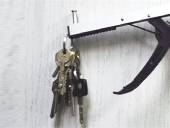 Pinza prensile in alluminio anodizzato con calamita