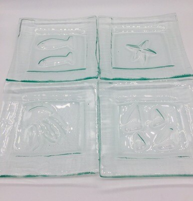 Set of 4 clear glass plates