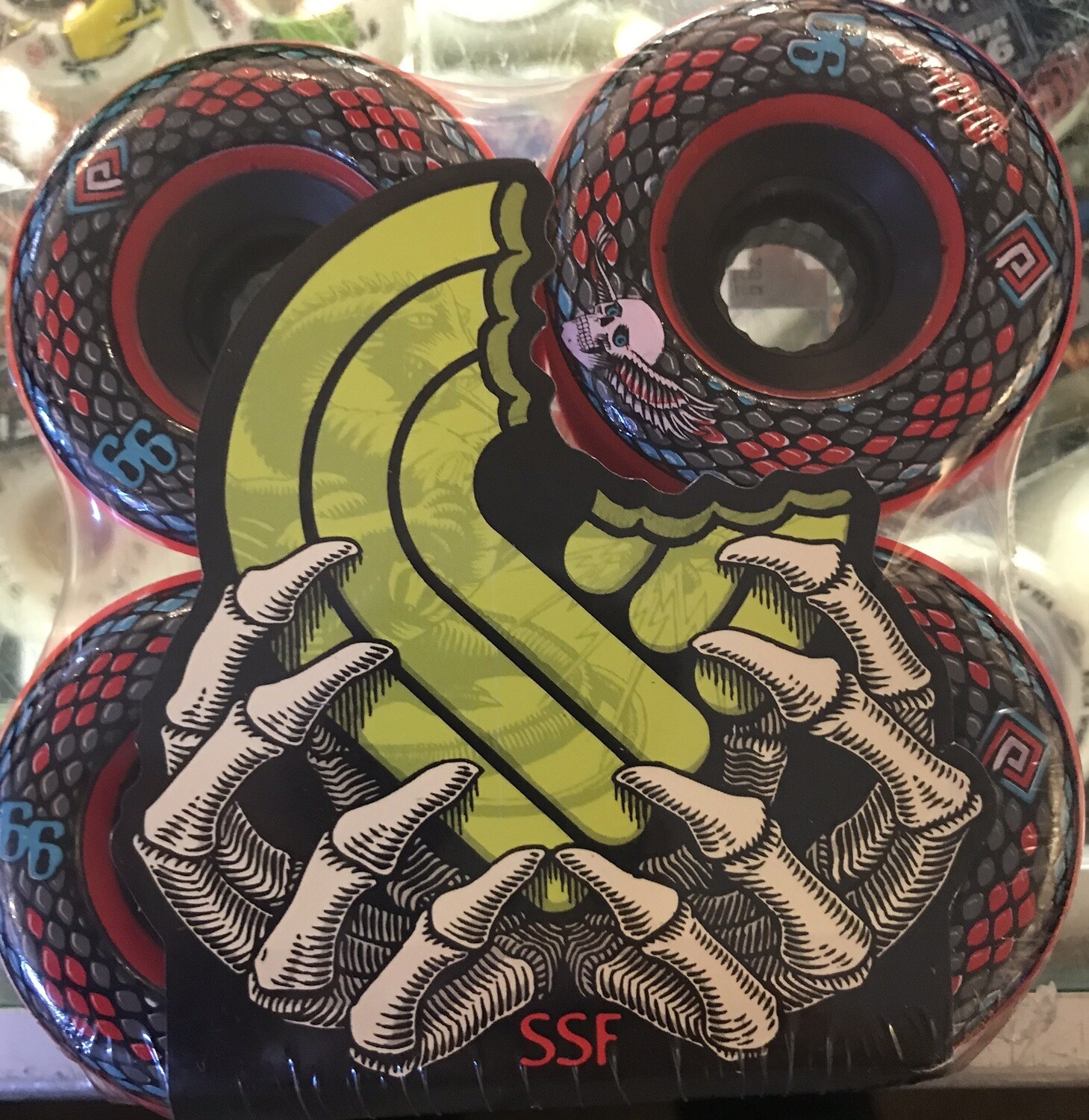 Powell Peralta Snakes Red 66mm75a