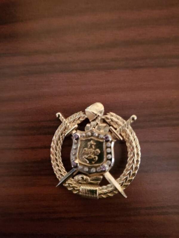 OMEGA GOLD LAPEL PIN