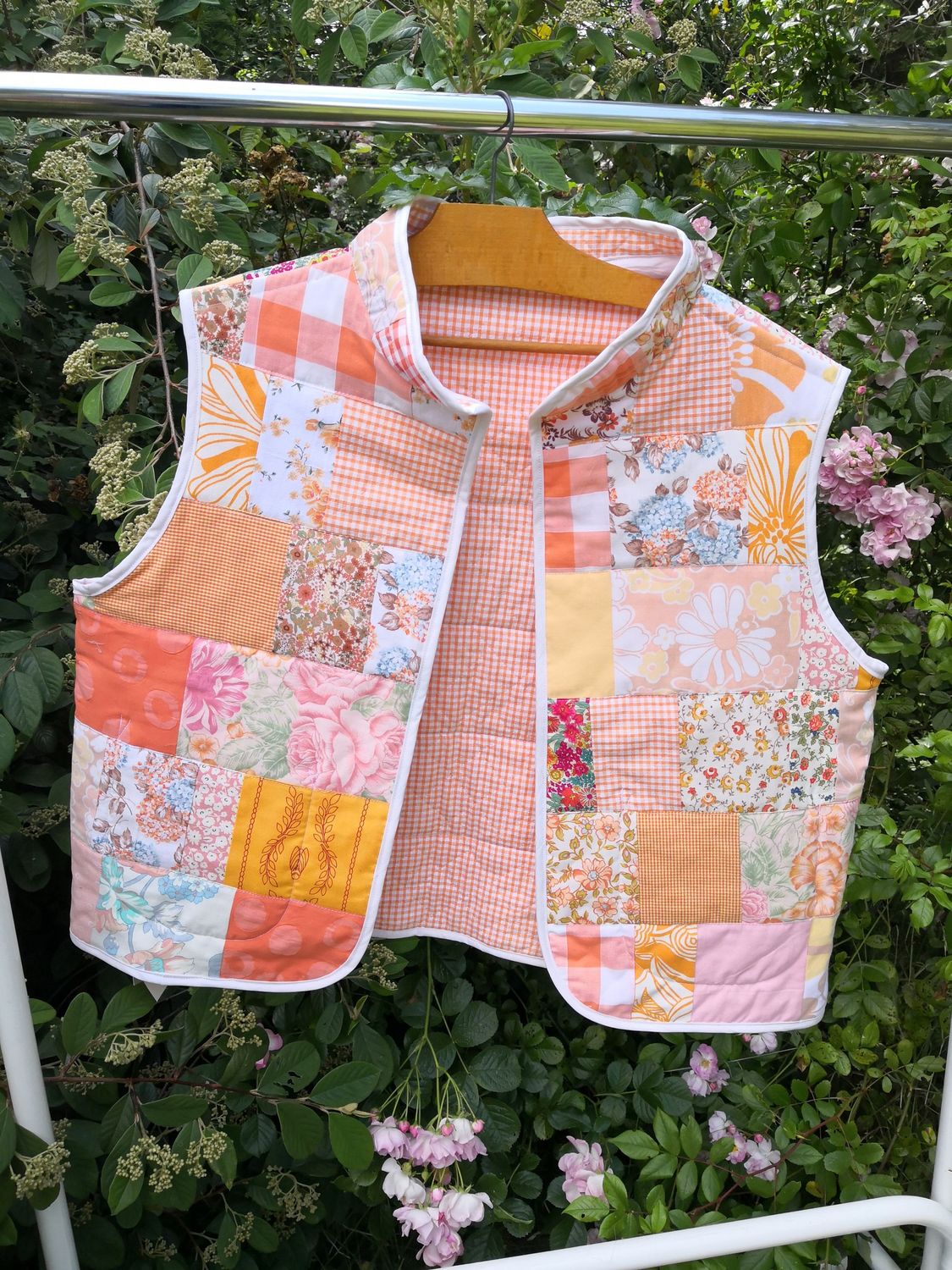 Gilet matelassé  sans manche patchwork orange, col montant