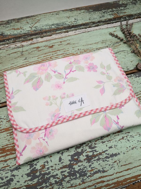Pochette matelassée  Tablette ou Ipad "cerisier en fleur"