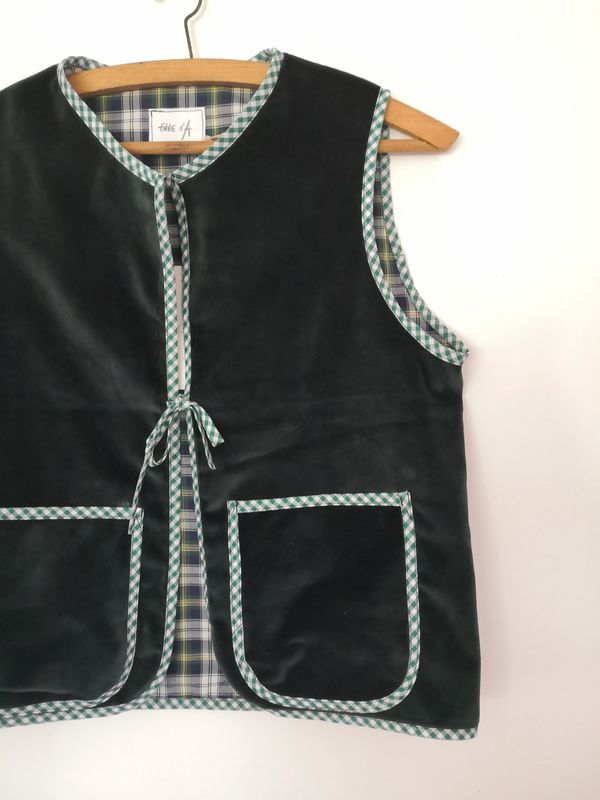 Gilet  sans manche velours vert et doublure tartan