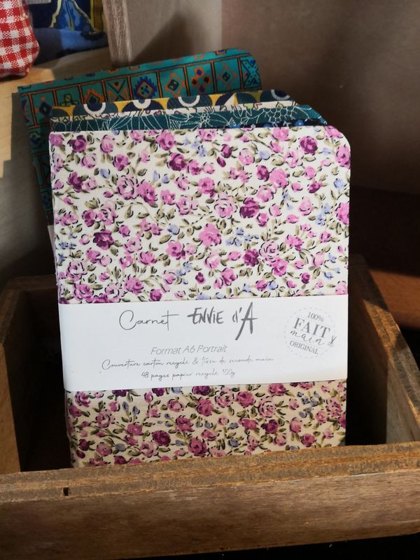 Carnet format A6 fleurs lilas