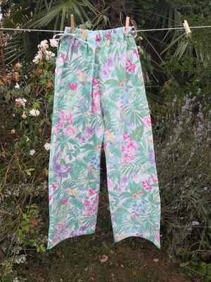 Pantalon large fleurs et oiseaux