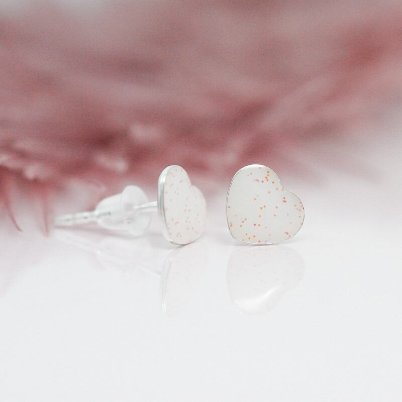 „Jutta“ Herz Ohrstecker mit 6mm vergoldet „Jutta“ Herz Ohrstecker mit 6mm vergoldet