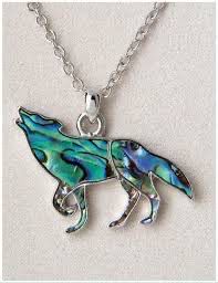 Wild Pearle Large Wolf Necklace