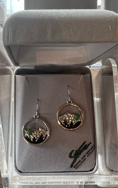 Wild Pearle Circled Mountain Earrings