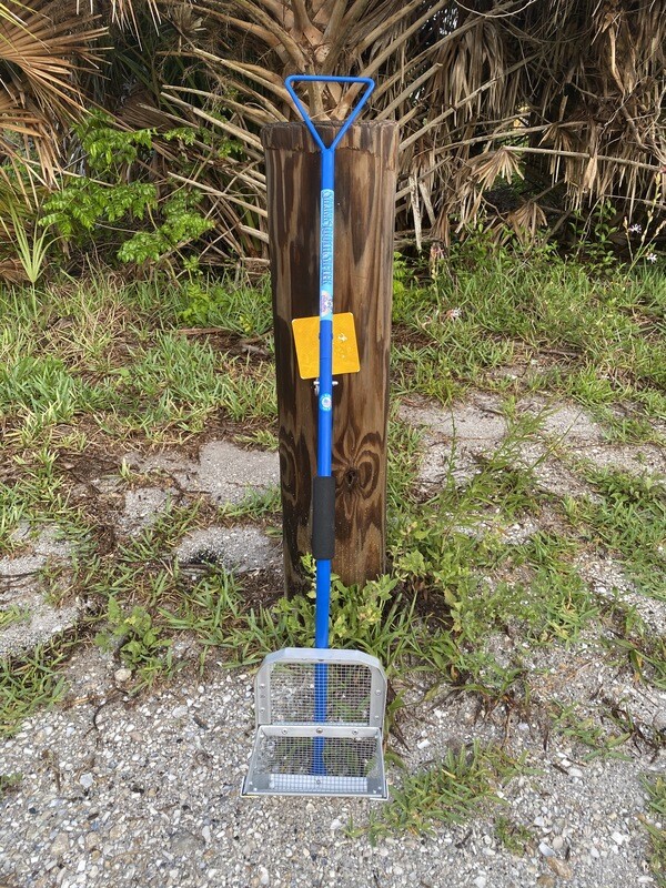 Blue Shark Tooth Sifter 7" Basket