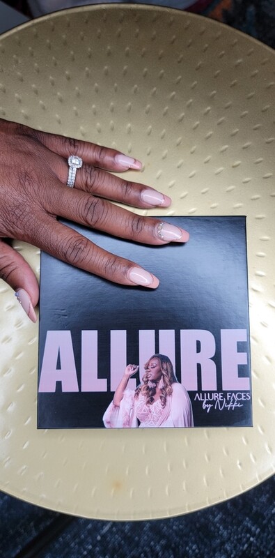  ALLURE Eyeshadow Palette
