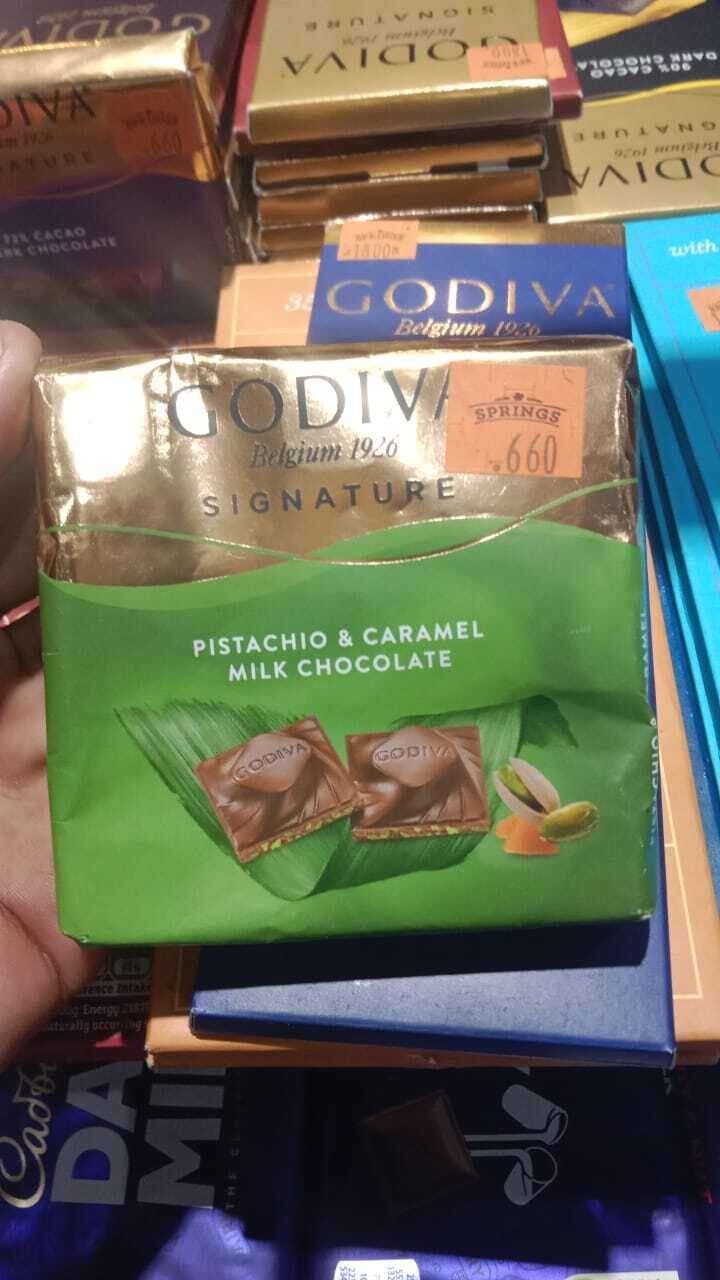 Godiva pistachio & Caramel Milk Chocolate