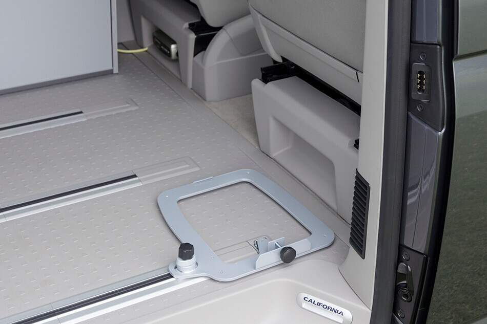 Camping-Toilette &quot;PortaPotti 335&quot;
Konsole für Camping-Toilette
Abdeckhaube für Campingtoilette mit Sitzgelegenheit