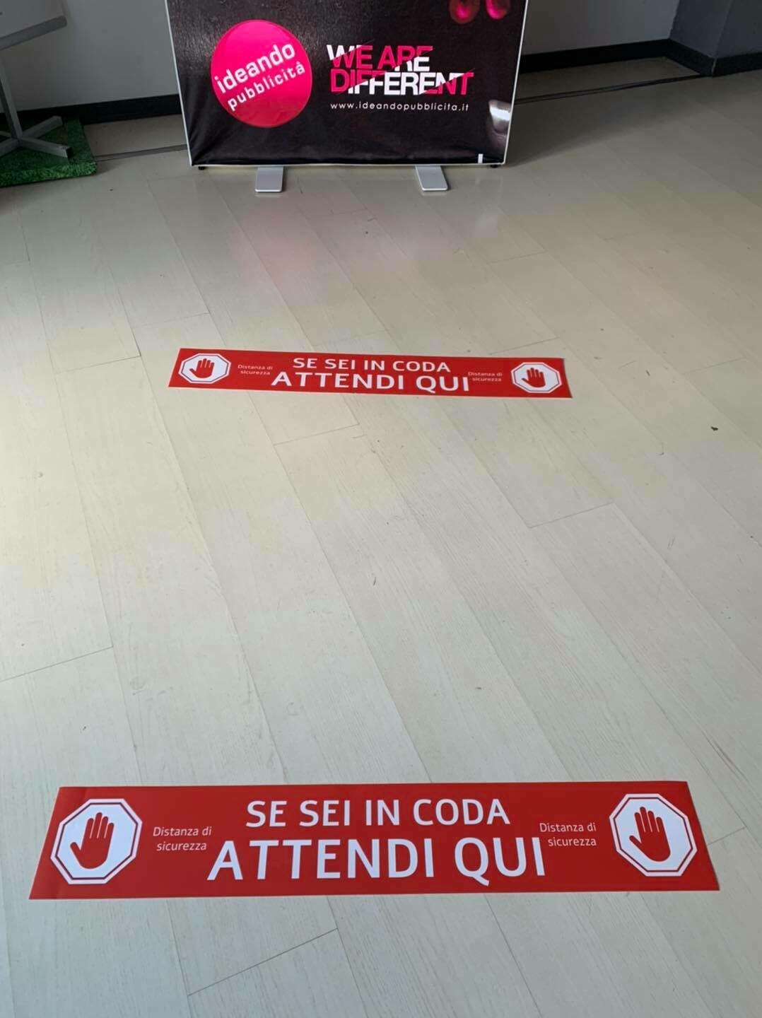 2 pz ADESIVI CALPESTABILI PERSONALIZZATI