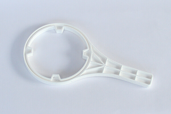 Wrench for standard canister housing (10&quot; x 2.5&quot;)
