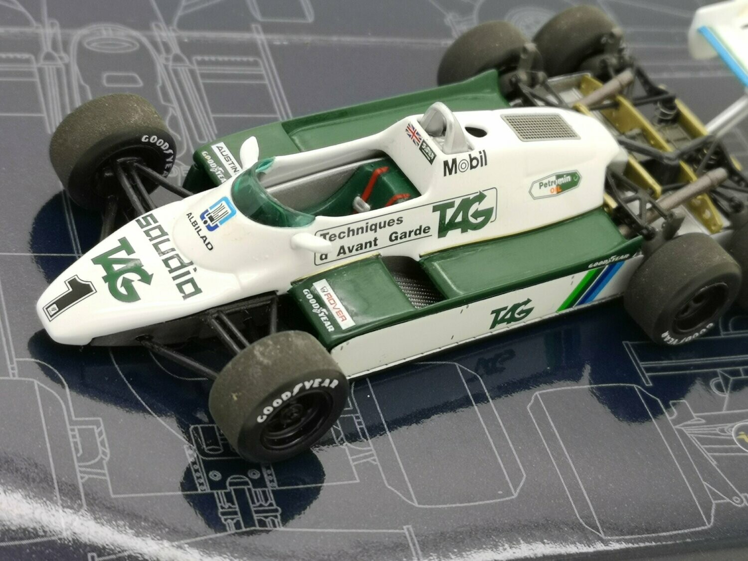 【MINICHAMPS】Williams FW08B Test Car #M46 1:43 diecast review: Minichamps Williams FW08B 6 wheel test