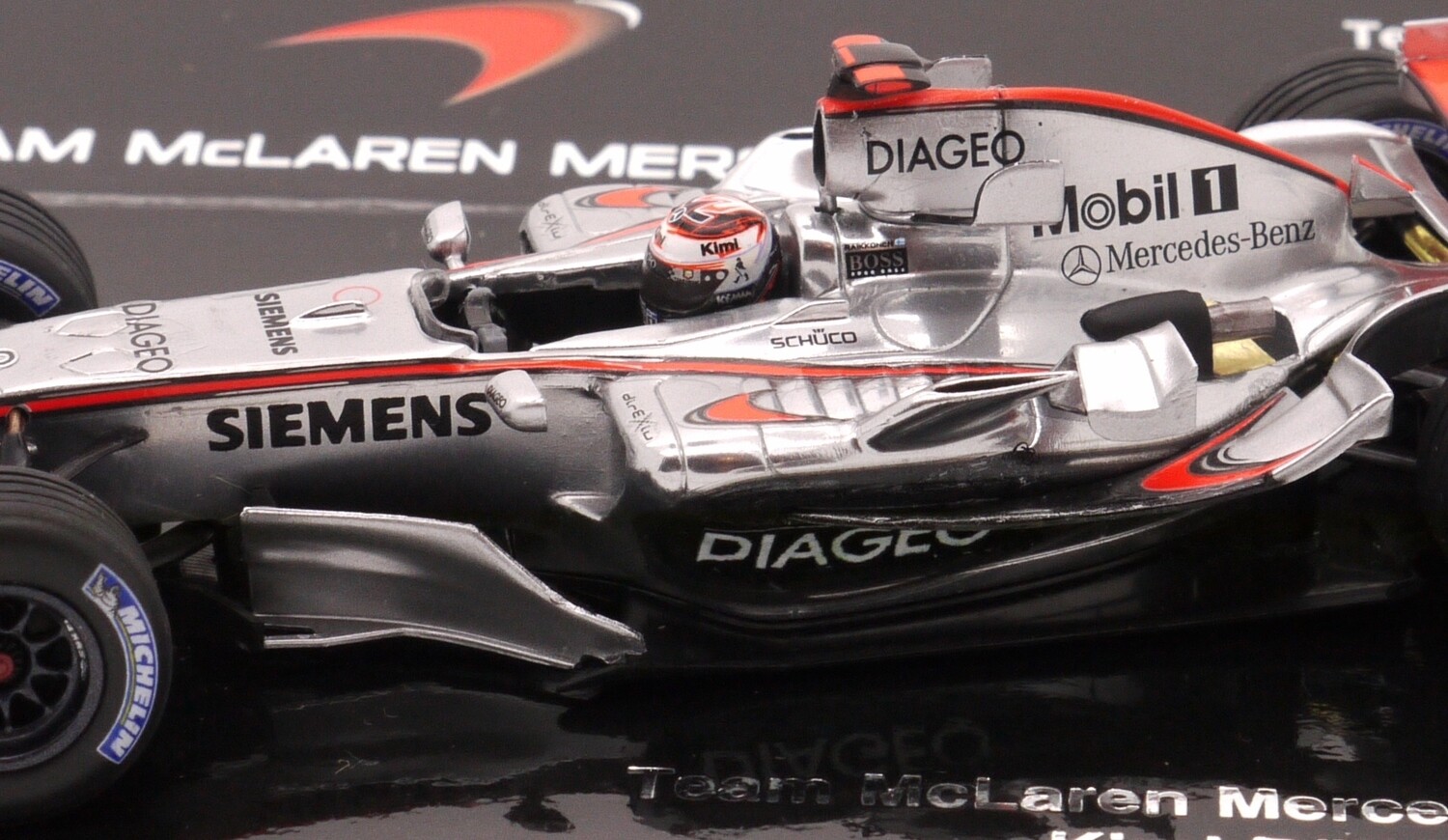 MINICHAMPS McLaren MERCEDES Mp4/21 Kimi Raikkonen 2006