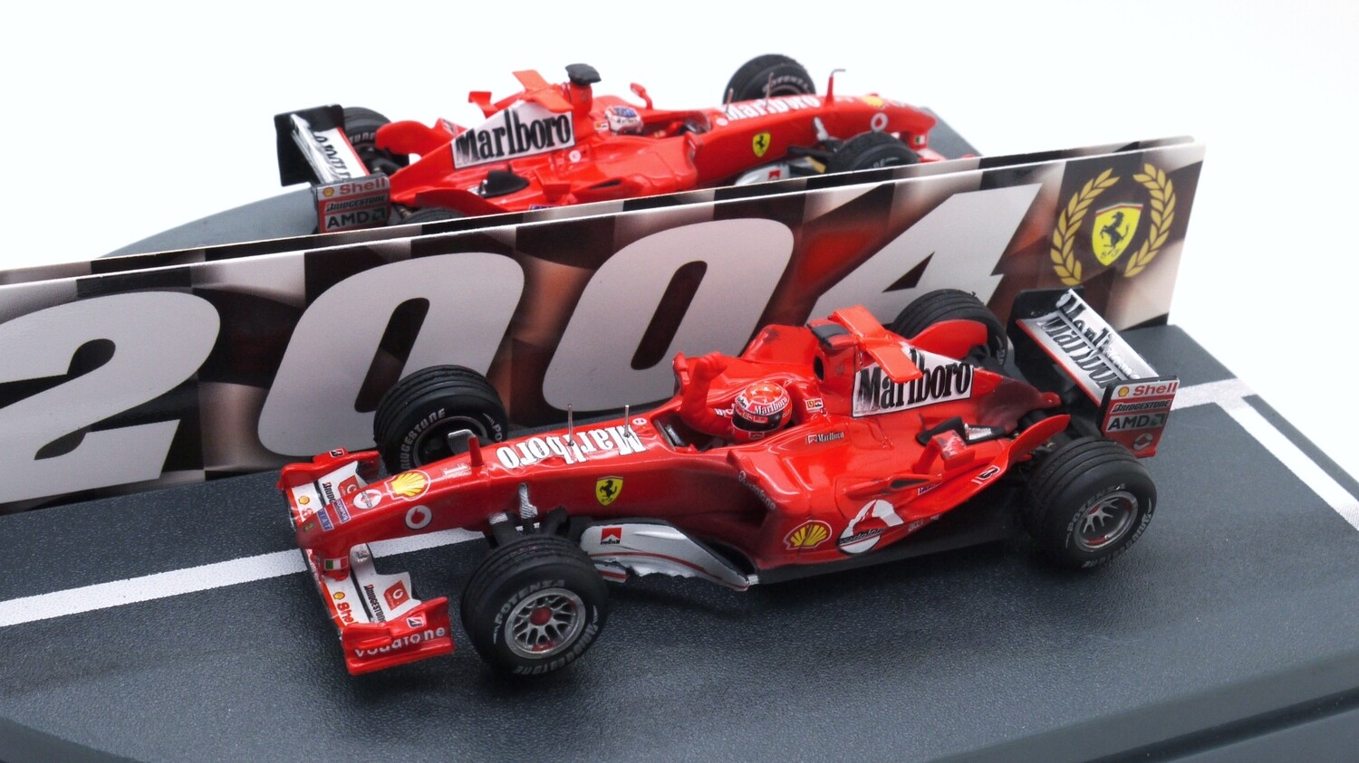 HOT 未開ホットウィール1/18フェラーリF2004/限定，シューマッハ梱0.2