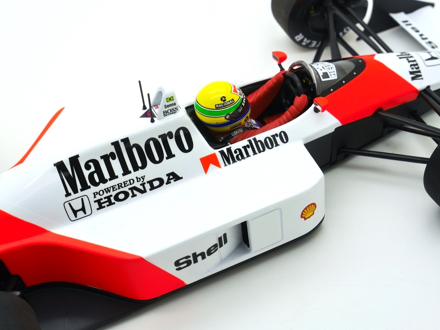 1988 Minichamps Marlboro McLaren MP4/4 A.Senna 1/18 scale