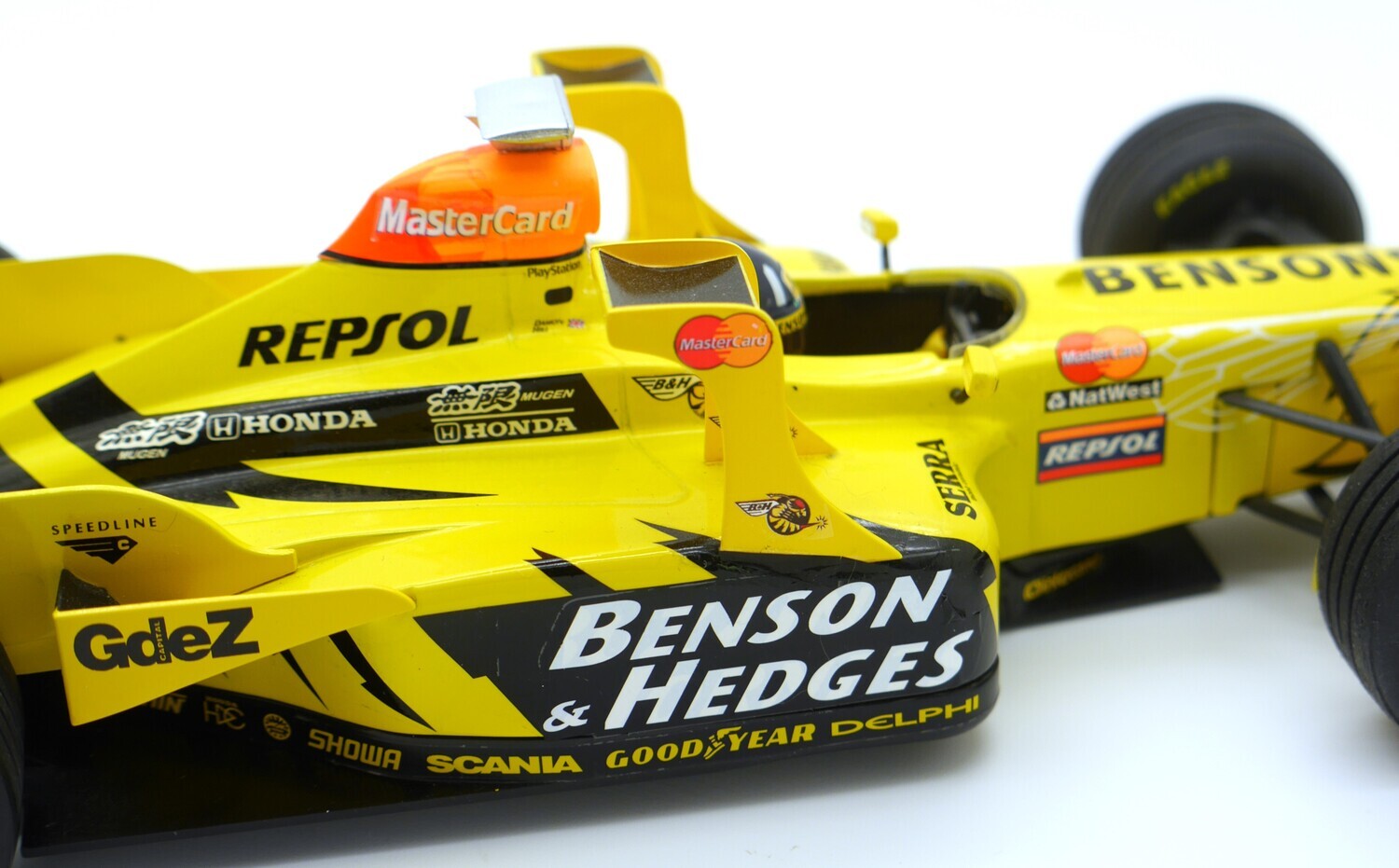【大特価!!】 1/43 MINICHAMPS ジョーダン・無限ホンダ Hedges】 & 【Benson レーシングカー