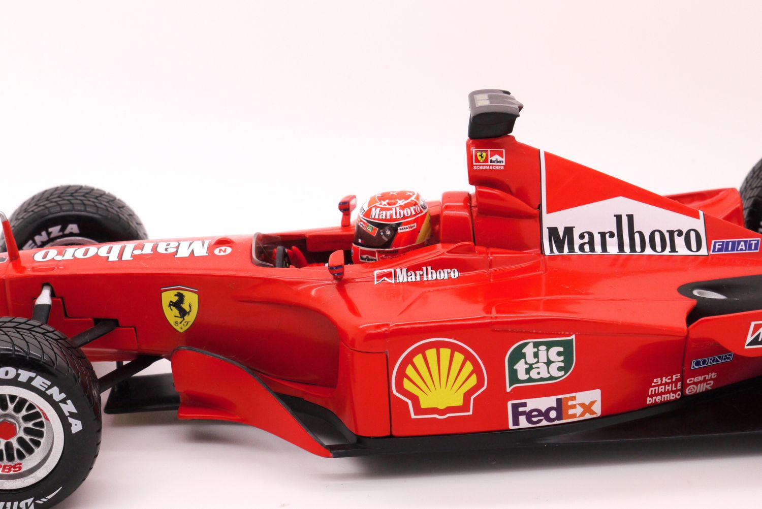 Ferrari F2001 1/18 シューマッハ　Marlboro 1/18 Michael Schumacher 2001 'Marlboro' Ferrari F2001