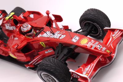 2007 Hot-Wheels Elite Marlboro Ferrari F2007 K.Raikkonen Chinese