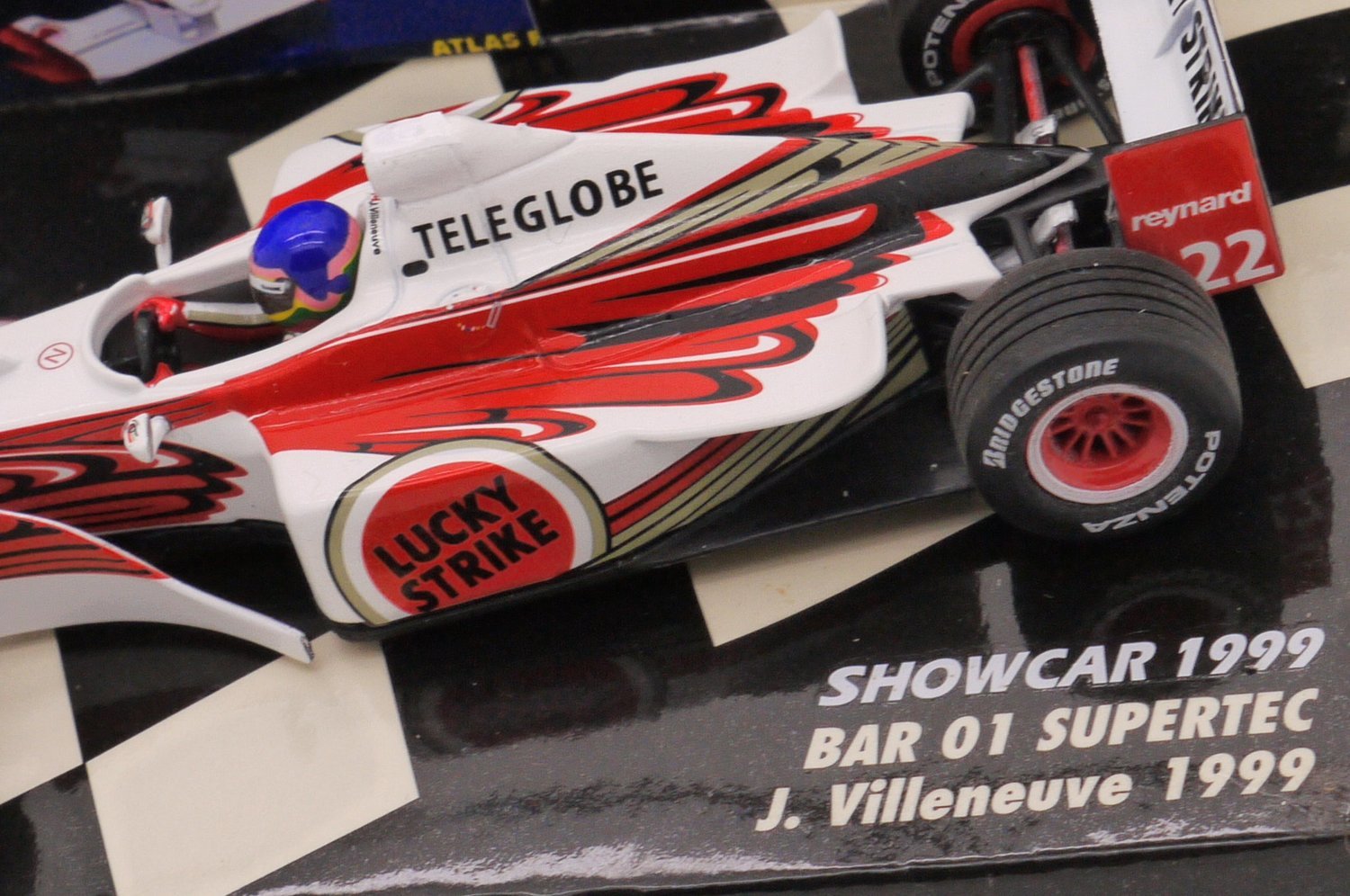 Minichamps F1 1/18 JENSON BUTTON 2004 'Lucky Strike' BAR 006