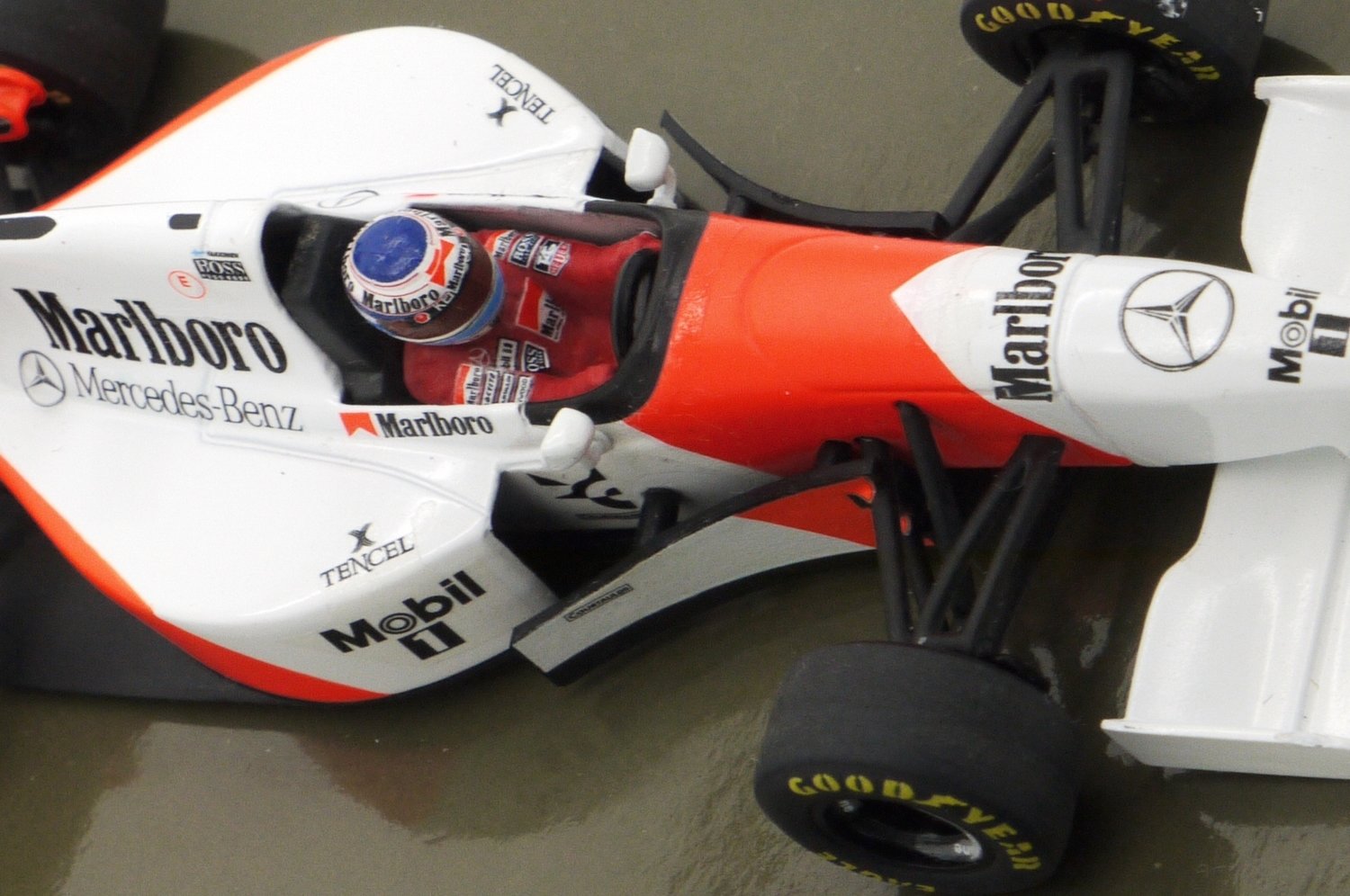 1995 Minichamps Marlboro McLaren MP4/10 M Hakkinen 1/43