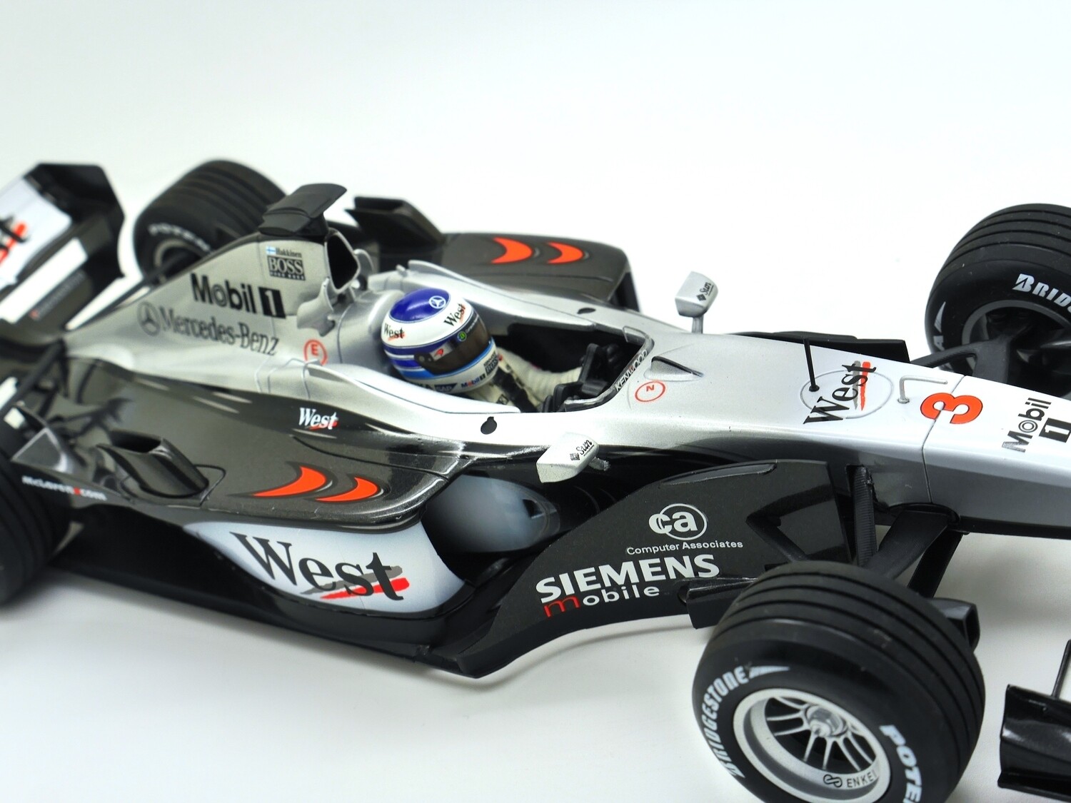 2001 Minichamps West McLaren Mercedes MP4/16 M Hakkinen 1/18