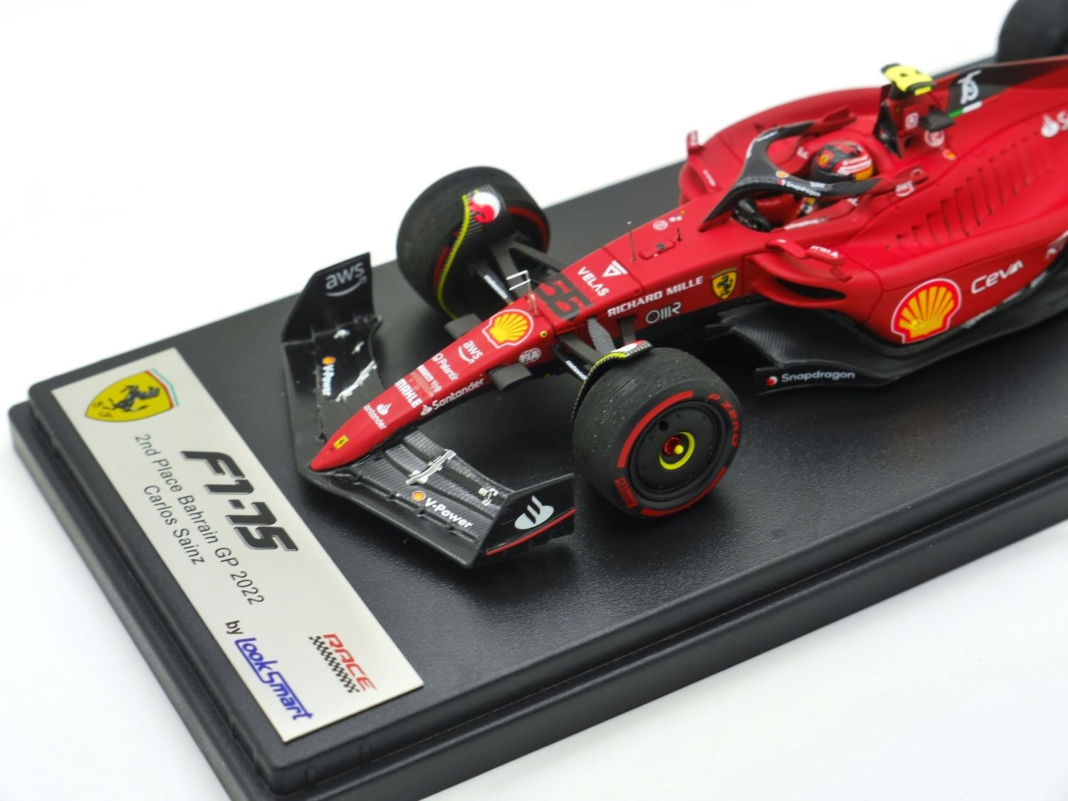 2022 Looksmart Ferrari SF75 C Sainz jr Bahrain GP 1/43