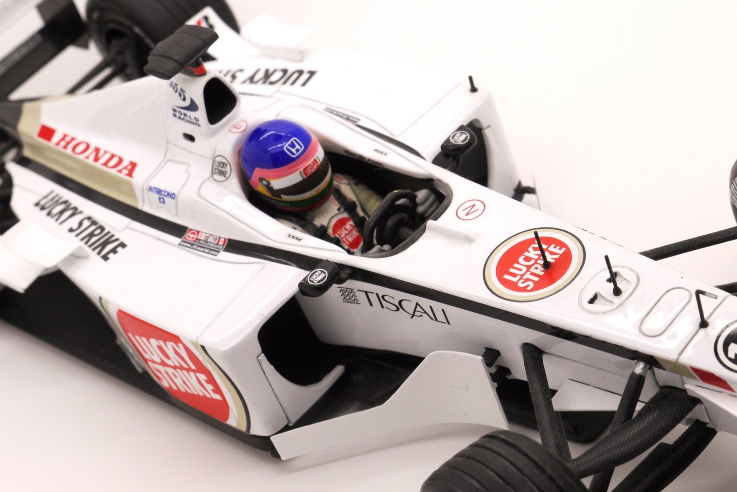 2001 Minichamps Lucky Strike BAR Honda 003 J Villeneuve 1/18