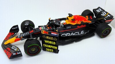 2022 Minichamps Red Bull Honda RB18 M Verstappen Japanese GP 1/18