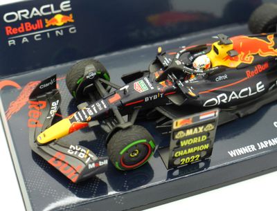 2022 Minichamps Red bull Honda RB18 M Verstappen Winner Japanese