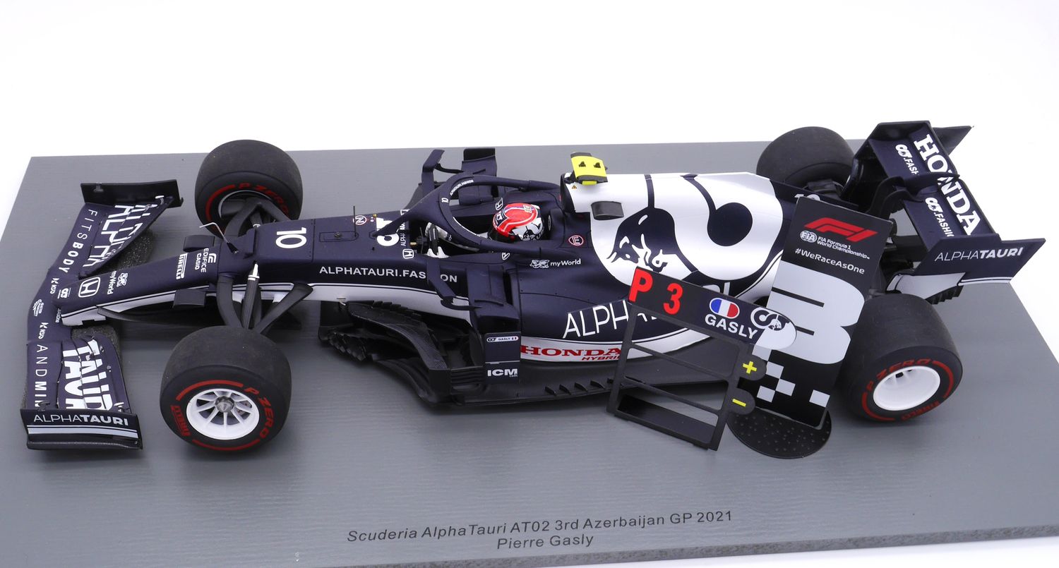 Miniature F1 Minichamps 1/43 – AlphaTauri AT02 #10 Pierre Gasly – GP Azerbaïdjan 2021 (3ème)