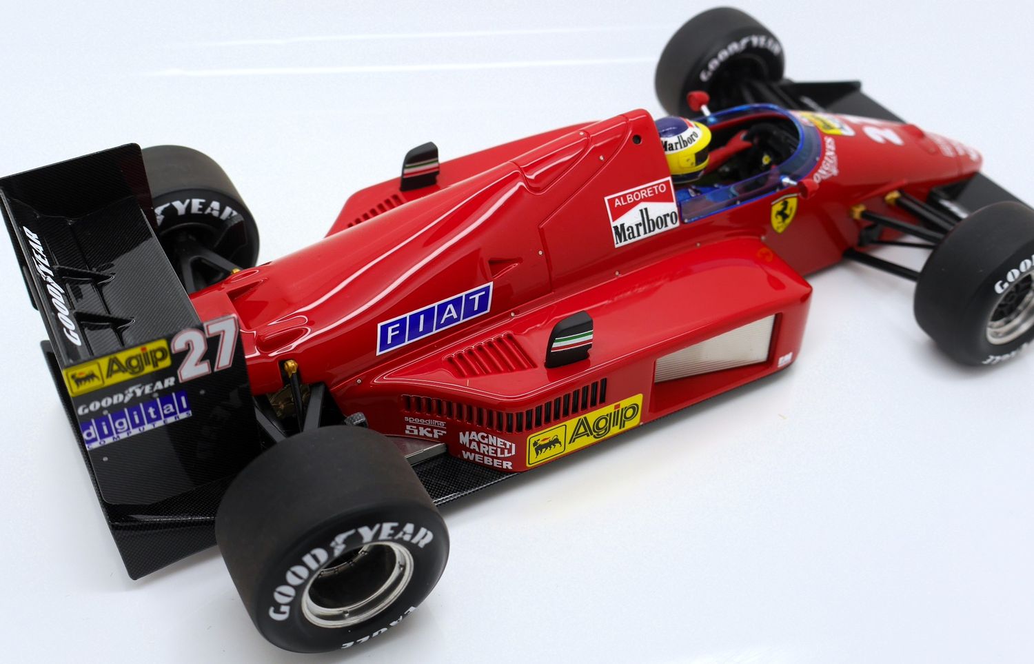 Miniature Burago 1/24 Ferrari 126 C4 – Alboreto #27 – F1 – Occasion Italie
